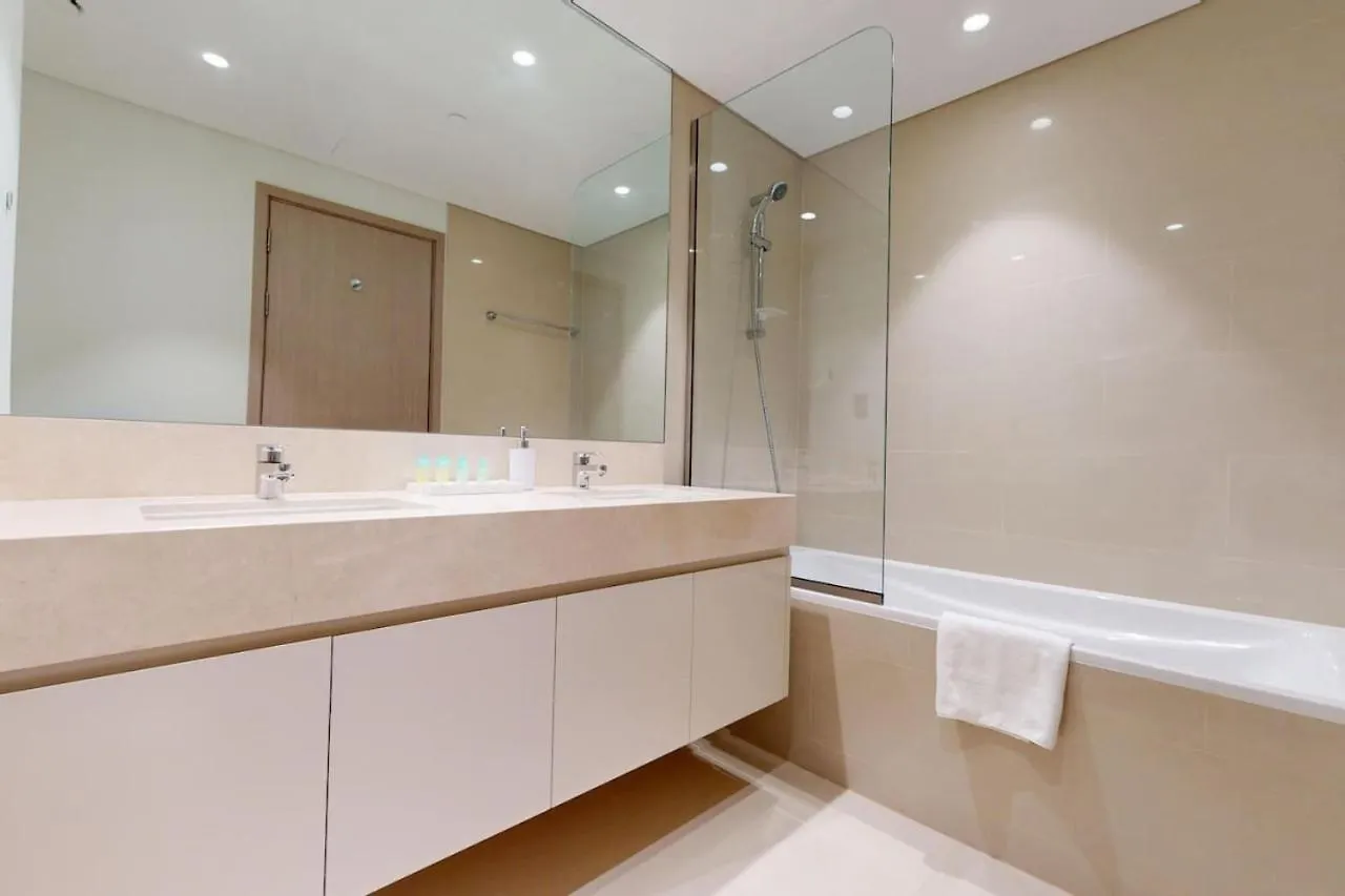 Act One Act Two - Classy Three Bedroom Dubai